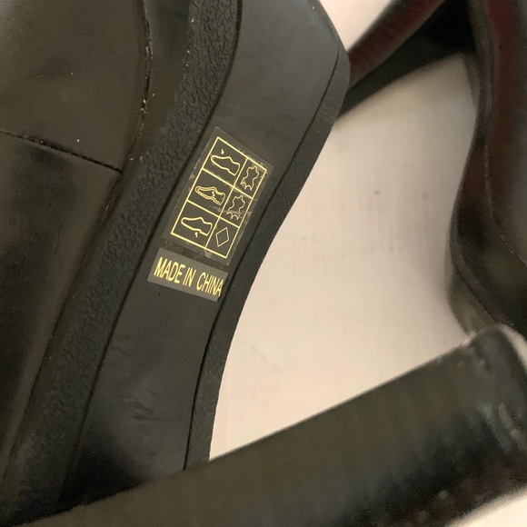 Very comfortable soft and shiny Black real leather shoes with platform US 10 - Picture 9 of 10